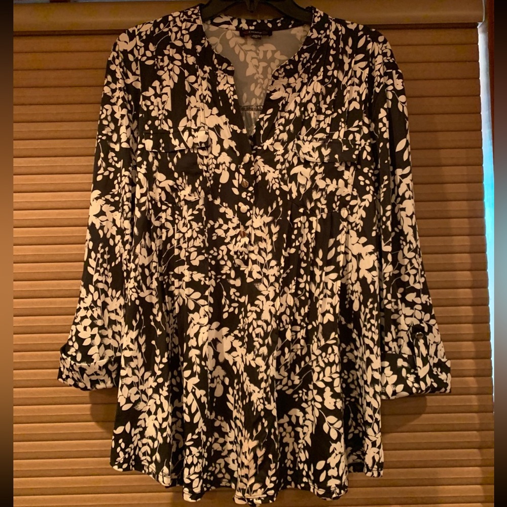 Women’s floral top
